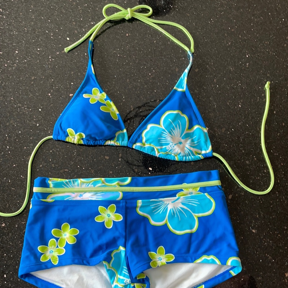 CUTE TROPICAL BOYSHORT BIKINI